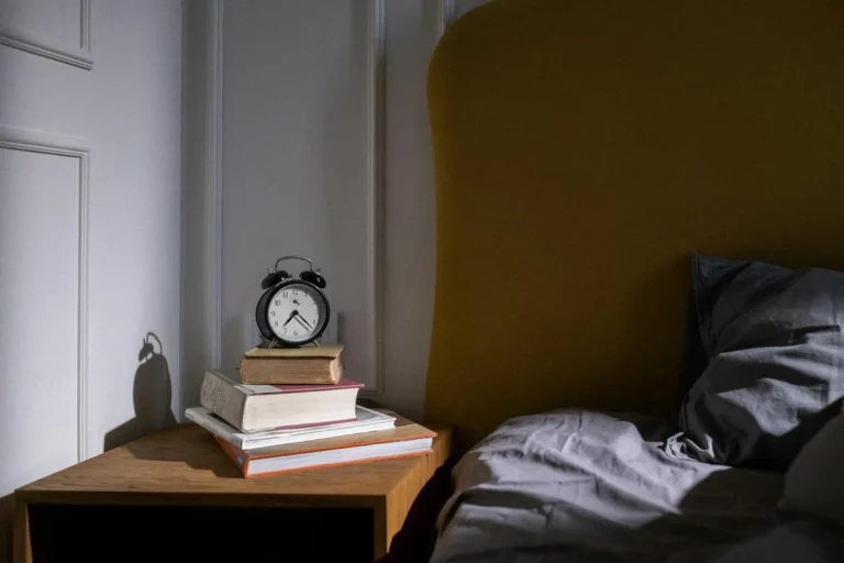 I Spent 30 Days Without My Phone in the Bedroom